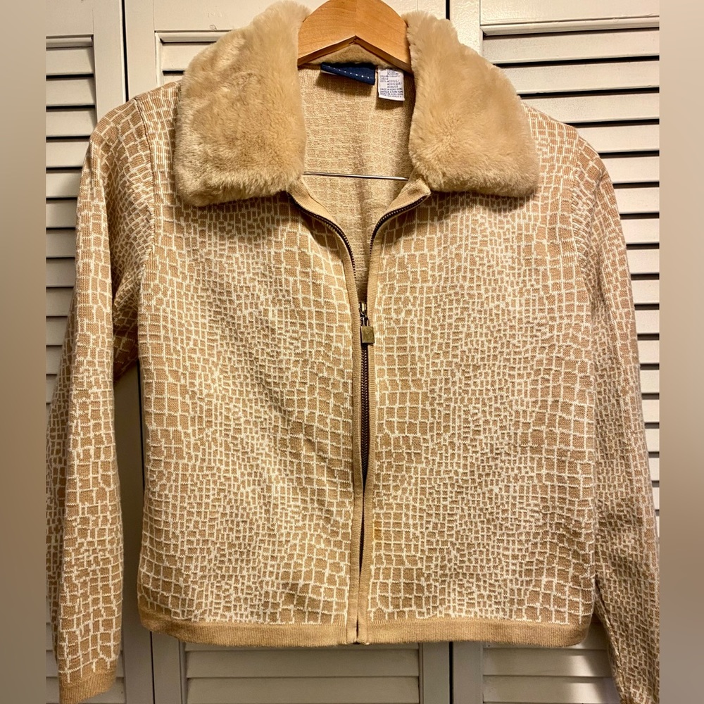 Zip up jacket with faux fur collar